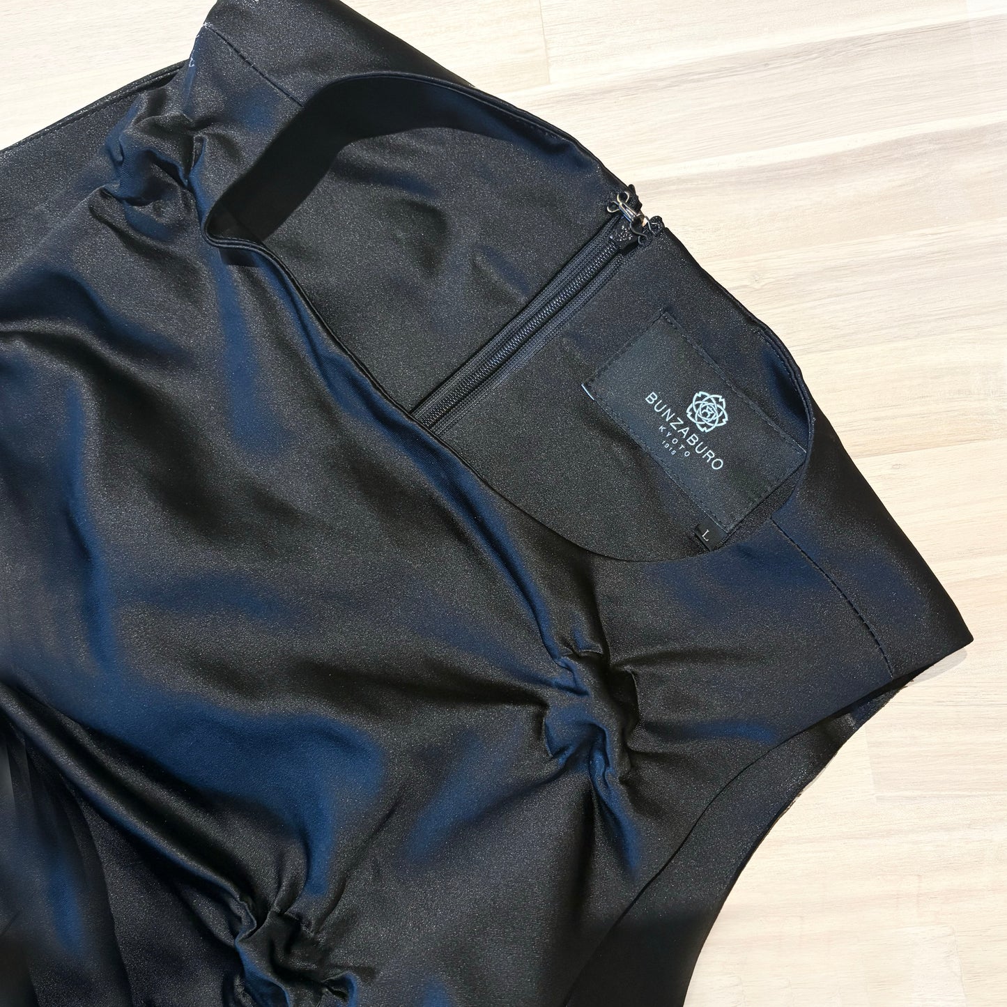 Sleeveless Dress with Poco-Poco Shibori