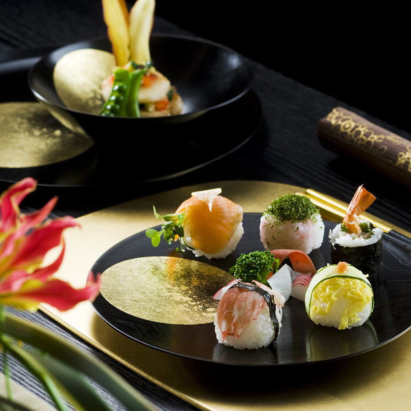 OBOROZUKI Gold Leaf Lacquerware Plate - S